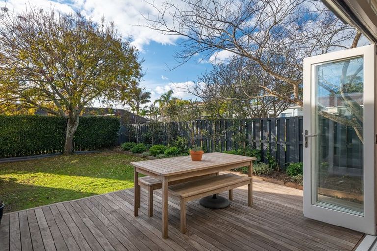 Photo of property in 10 Egremont Street, Belmont, Auckland, 0622