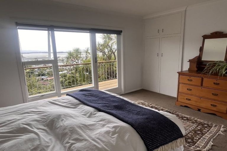 Photo of property in 64 Moncks Spur Road, Redcliffs, Christchurch, 8081