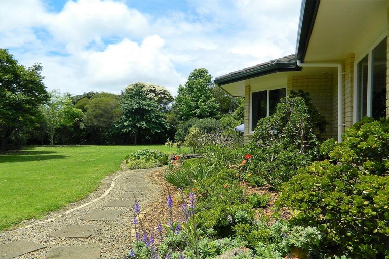 Photo of property in 32 Shepherd Road, Kerikeri, 0230