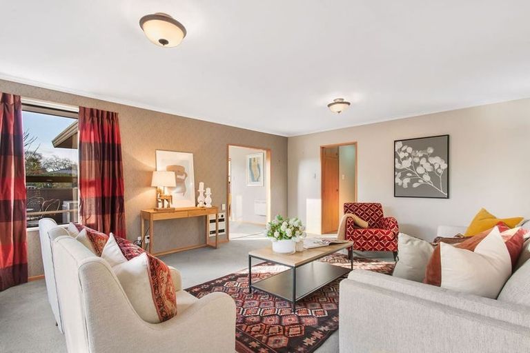 Photo of property in 1/8 Tuscany Place, Beckenham, Christchurch, 8023