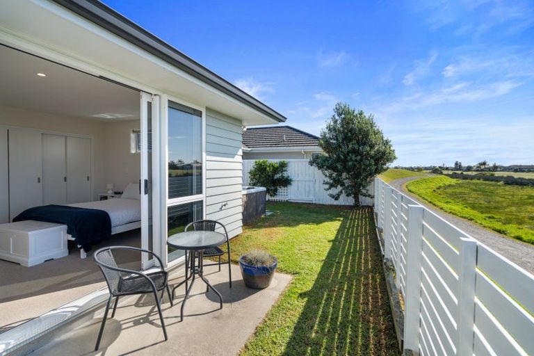 Photo of property in 69 Harding Drive, Papamoa Beach, Papamoa, 3118