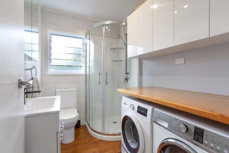 Photo of property in 1/1 Tawa Road, Te Atatu Peninsula, Auckland, 0610