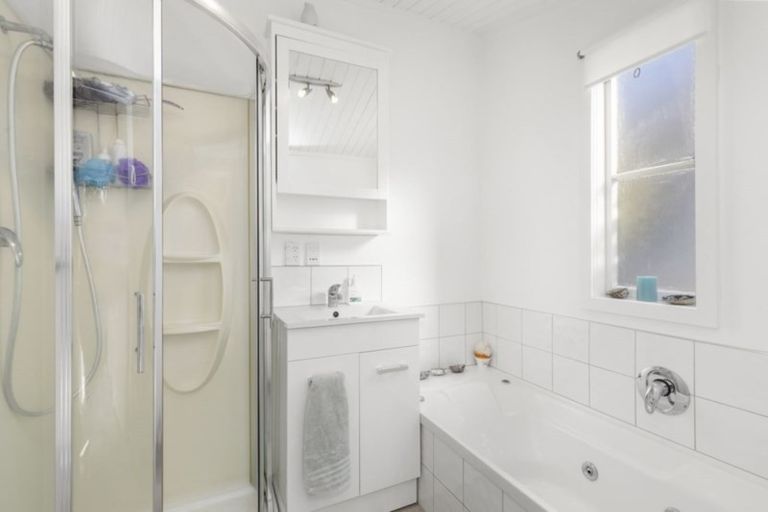 Photo of property in 26 Kauri Street, Eastbourne, Lower Hutt, 5013