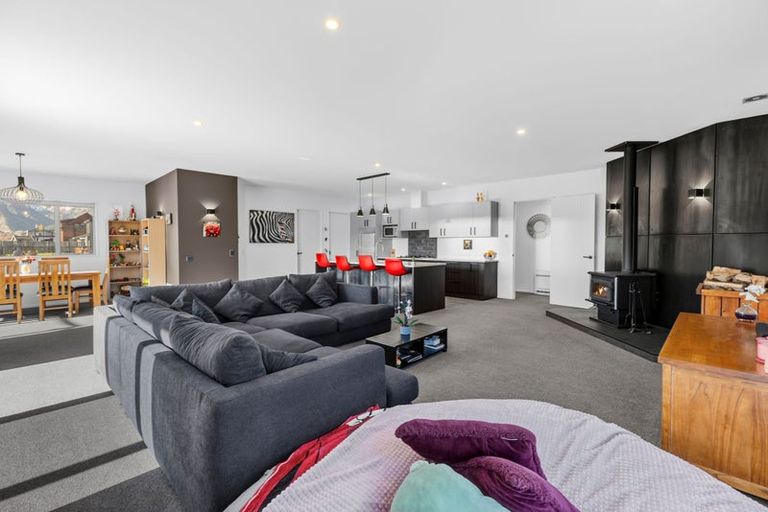 Photo of property in 16 Isthmus Place, Lake Hawea, Wanaka, 9382