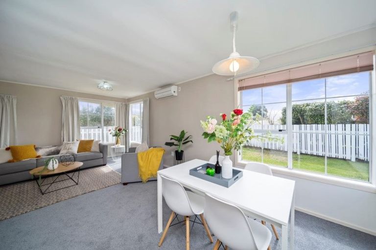 Photo of property in 35 Wesley Avenue, Frankleigh Park, New Plymouth, 4310