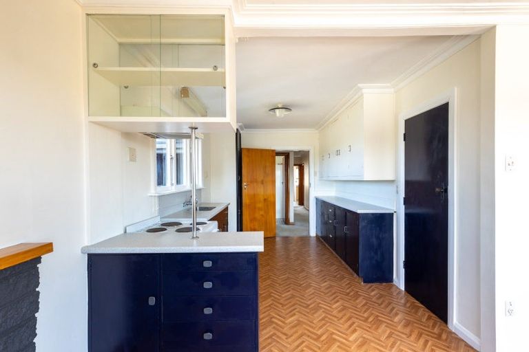 Photo of property in 110 Seaview Road, Westown, New Plymouth, 4310