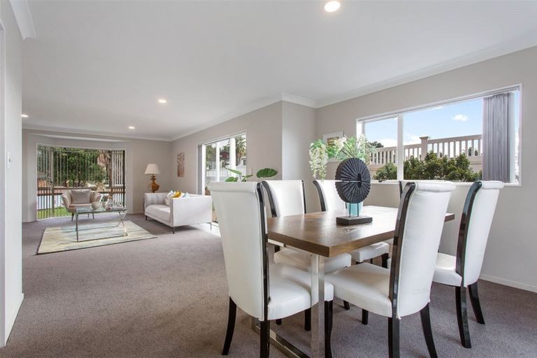 Photo of property in 2 San Marino Drive, Henderson, Auckland, 0612