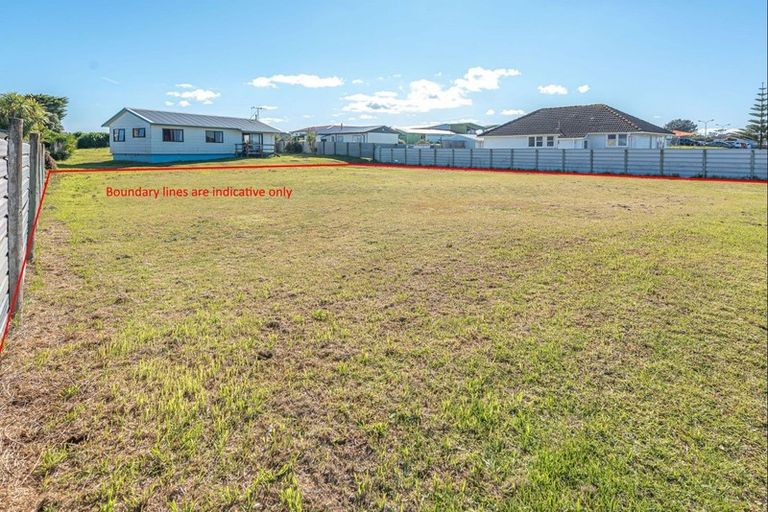 Photo of property in 6 Cross Street, Castlecliff, Whanganui, 4501
