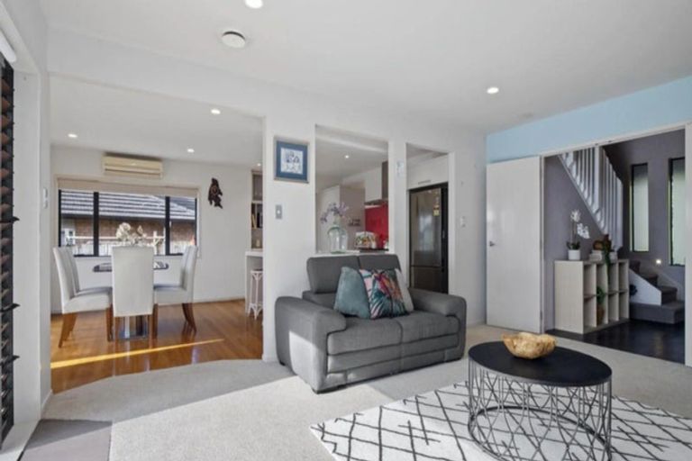 Photo of property in 107 Kitchener Road, Pukekohe, 2120