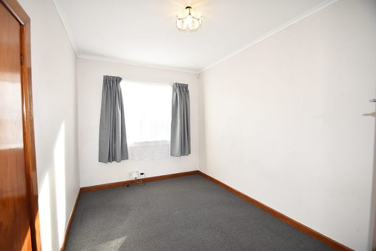 Photo of property in 52 Beaubank Road, Kelston, Auckland, 0602