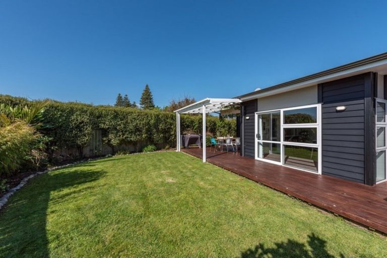 Photo of property in 10 Sue Avenue, Otaki, 5512
