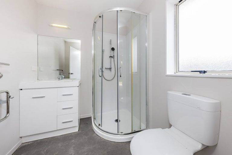 Photo of property in 4c Sheriff Place, Randwick Park, Auckland, 2105