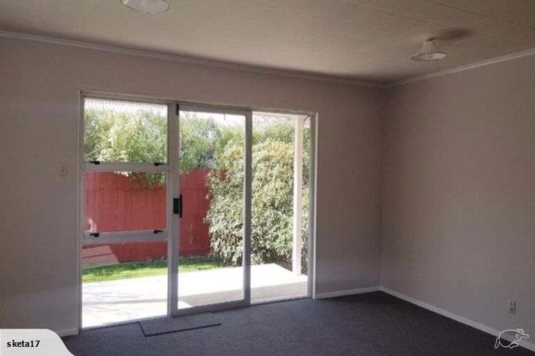 Photo of property in 51b Gemstone Drive, Birchville, Upper Hutt, 5018