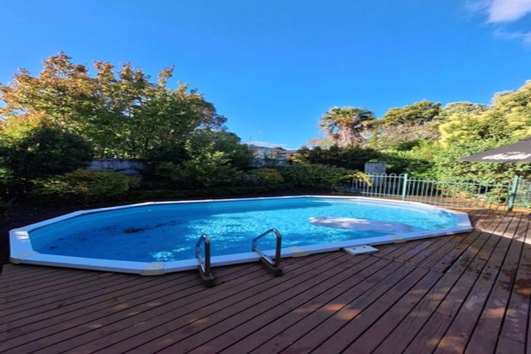 Photo of property in 8 Ellen Avenue, Hillcrest, Auckland, 0627