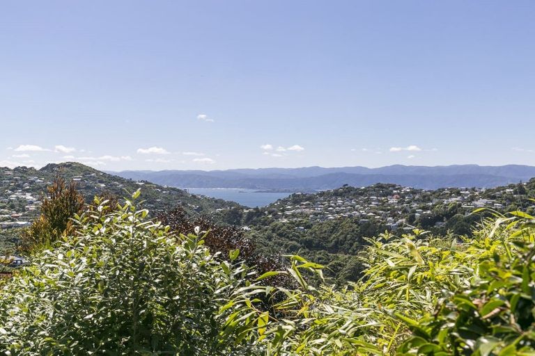 Photo of property in 12 Downing Street, Crofton Downs, Wellington, 6035