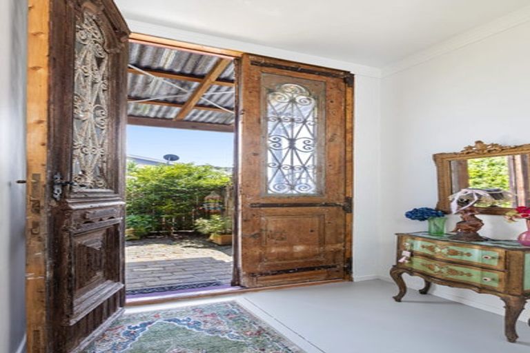 Photo of property in 33a Rambler Crescent, Beach Haven, Auckland, 0626