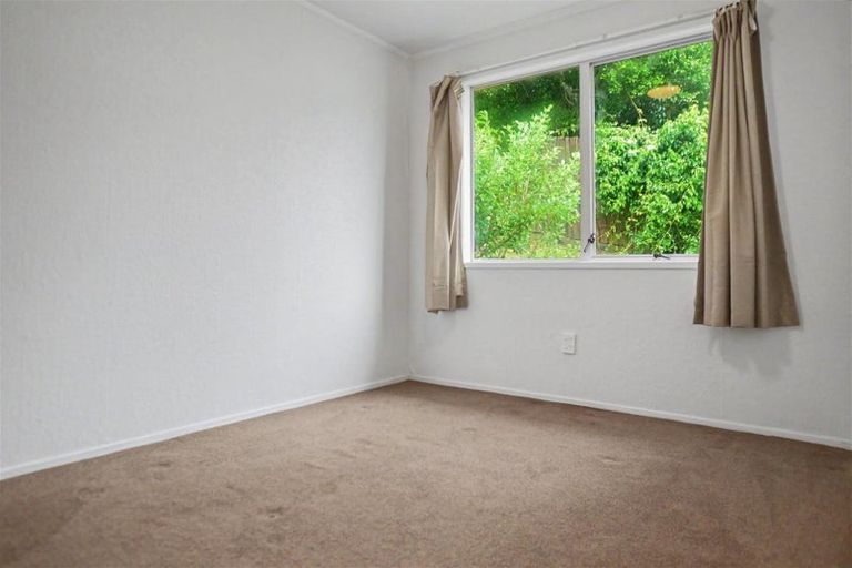 Photo of property in 14 Kilcar Place, Massey, Auckland, 0614