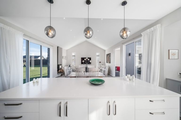 Photo of property in 10 Silver Peaks Drive, West Melton, 7618