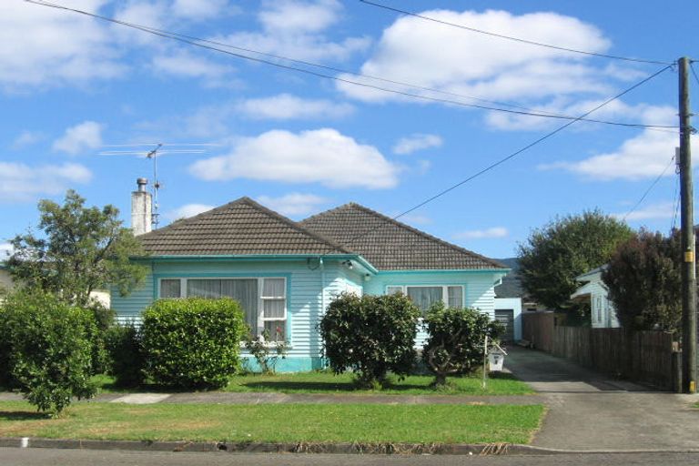 Photo of property in 5 Poplar Grove, Ebdentown, Upper Hutt, 5018