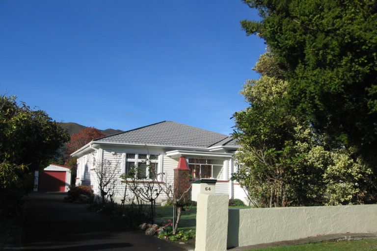 Photo of property in 64 Totara Crescent, Woburn, Lower Hutt, 5011