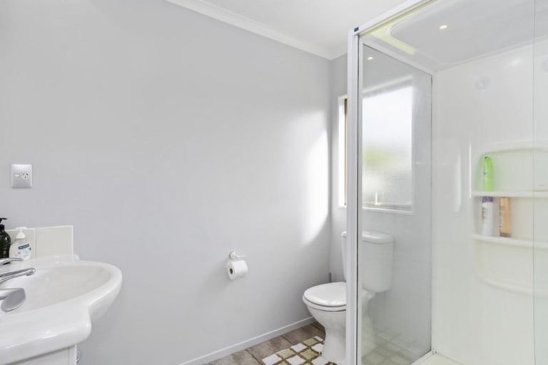 Photo of property in 8 Saint Clair Place, Papamoa Beach, Papamoa, 3118