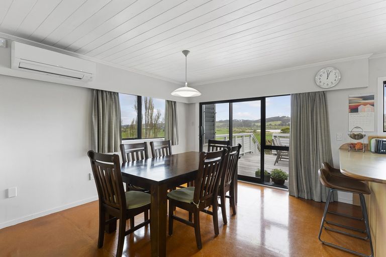 Photo of property in 48 Parkhurst Road, Helensville, 0874