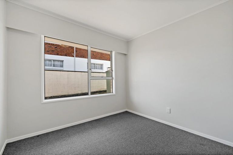 Photo of property in 37 Kirby Street, Glendene, Auckland, 0602