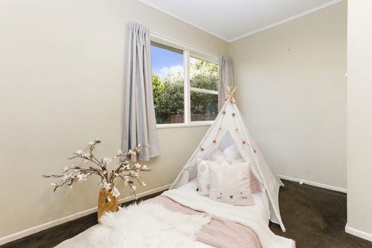 Photo of property in 158 View Road, Sunnyvale, Auckland, 0612