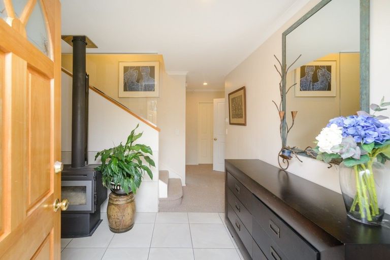 Photo of property in 135 Summerhill Drive, Fitzherbert, Palmerston North, 4410