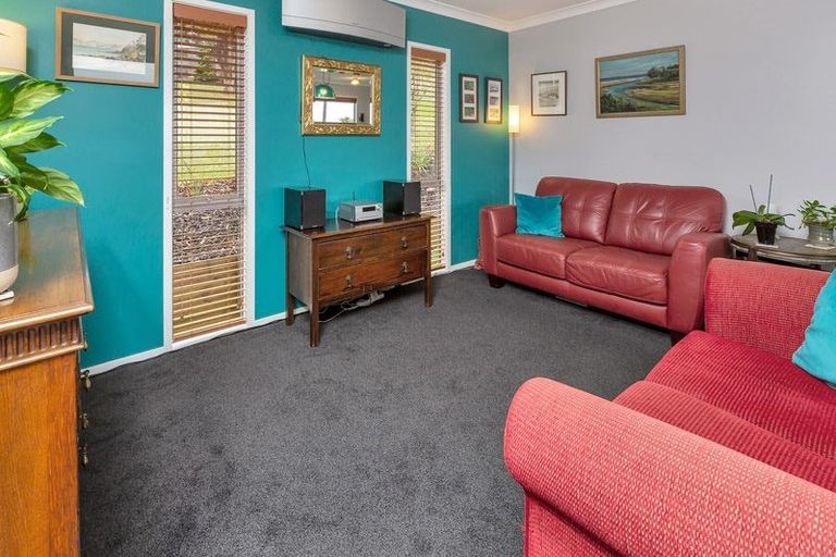 Photo of property in 9 Old Parua Bay Road, Parahaki, Whangarei, 0112