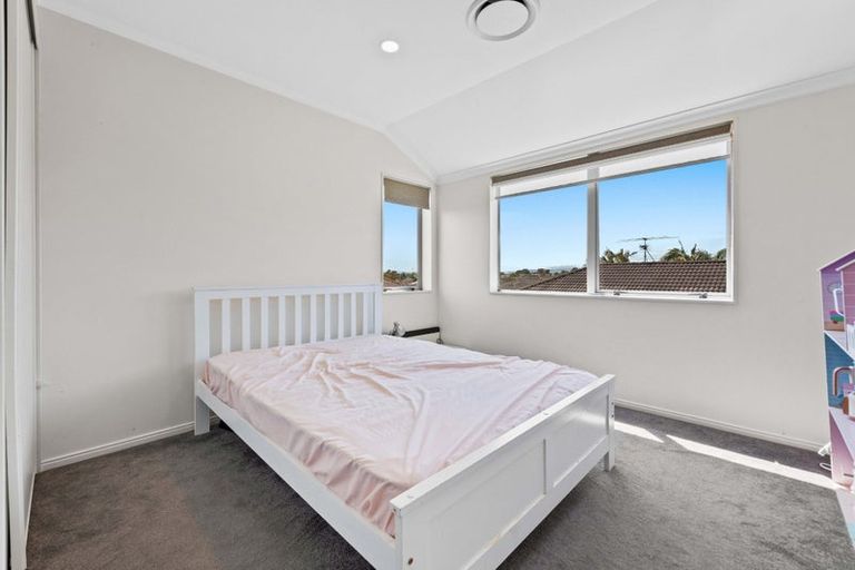 Photo of property in 17 Turnberry Drive, Wattle Downs, Auckland, 2103