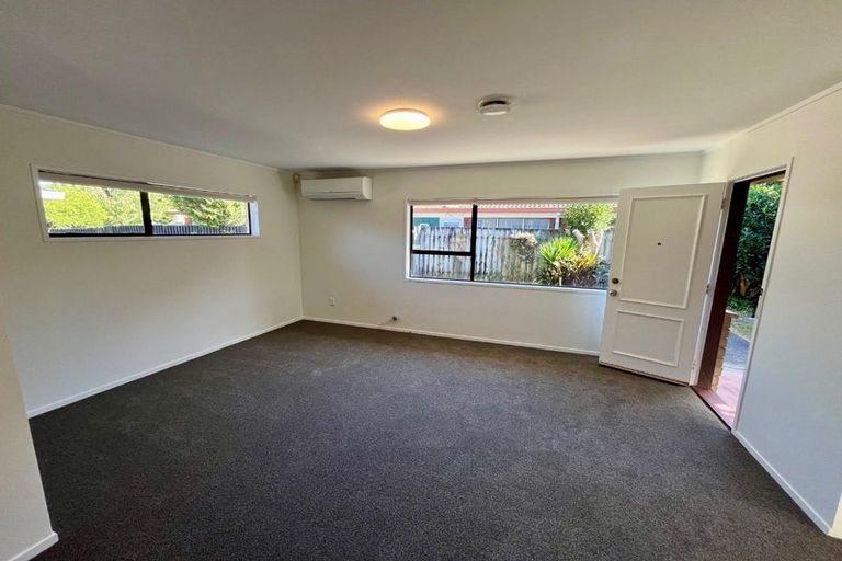 Photo of property in 2/24 Beaumaris Way, Conifer Grove, Takanini, 2112