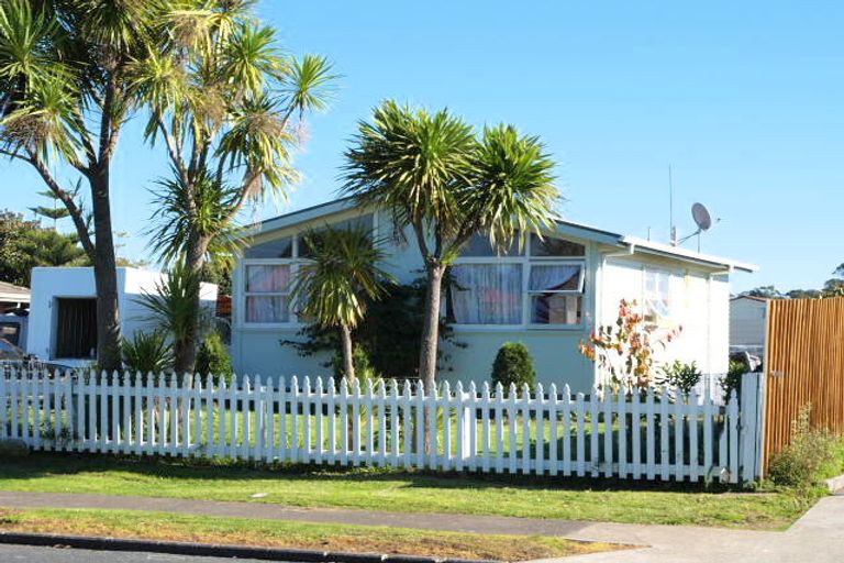 Photo of property in 20 Wickman Way, Mangere East, Auckland, 2024