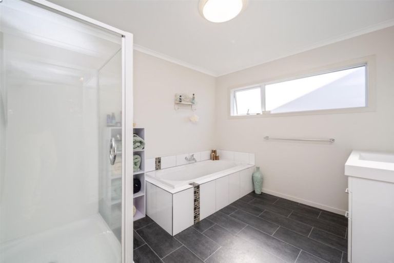 Photo of property in 4 Ohawe Terrace, Ohawe, Hawera, 4671