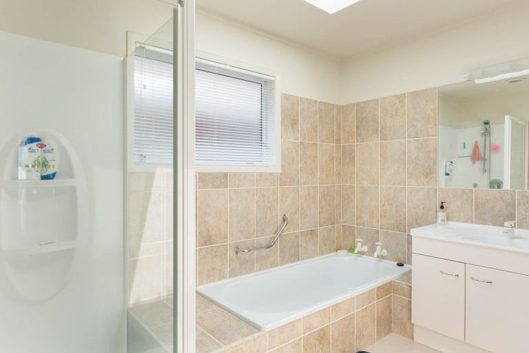 Photo of property in 1 Te Hatepe Avenue, Taupo, 3330