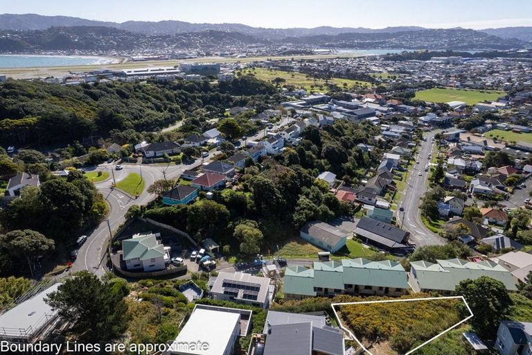 Photo of property in 6 Kastos Way, Strathmore Park, Wellington, 6022