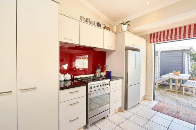 Photo of property in 12 Meeanee Quay, Westshore, Napier, 4110