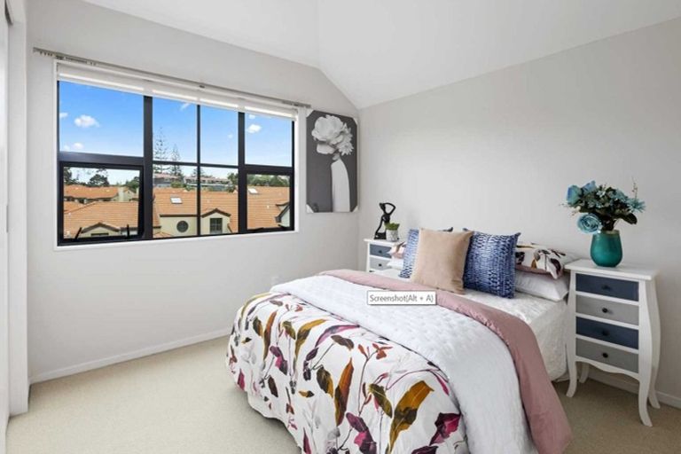 Photo of property in 6a Tobago Place, Sunnynook, Auckland, 0620