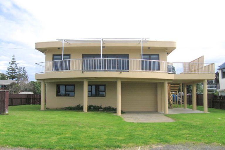 Photo of property in 201 Esplanade Drive, Whangamata, 3620