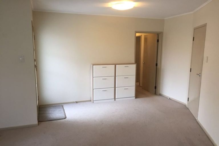 Photo of property in 1/4 Orton Street, Glenfield, Auckland, 0627