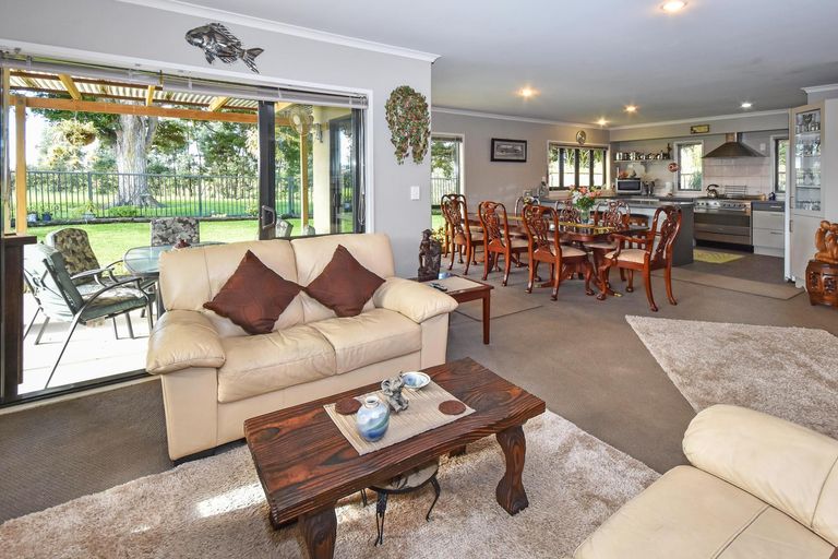 Photo of property in 16a Glenross Drive, Wattle Downs, Auckland, 2103