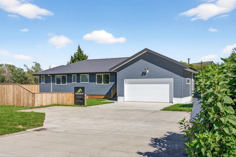 Photo of property in 9 Macrocarpa Lane, Carterton, 5713