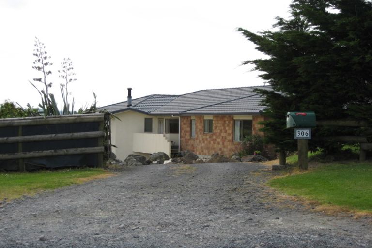 Photo of property in 306 Old North Road, Kumeu, 0892