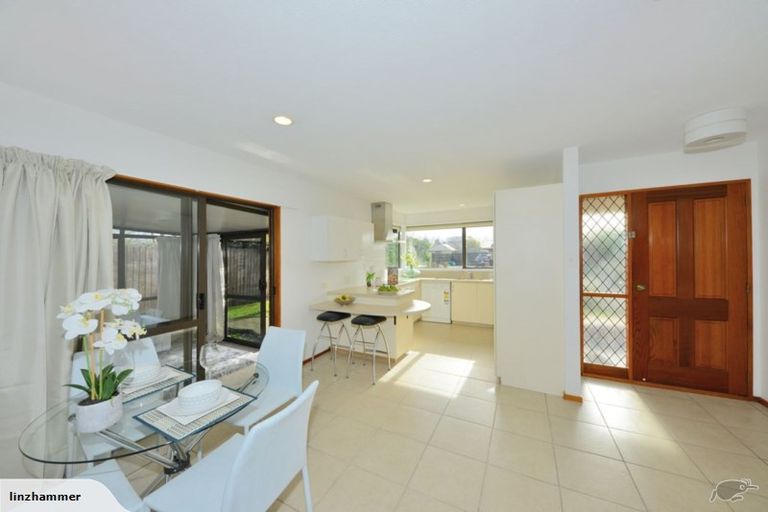 Photo of property in 2/39 Greenock Street, Redwood, Christchurch, 8051