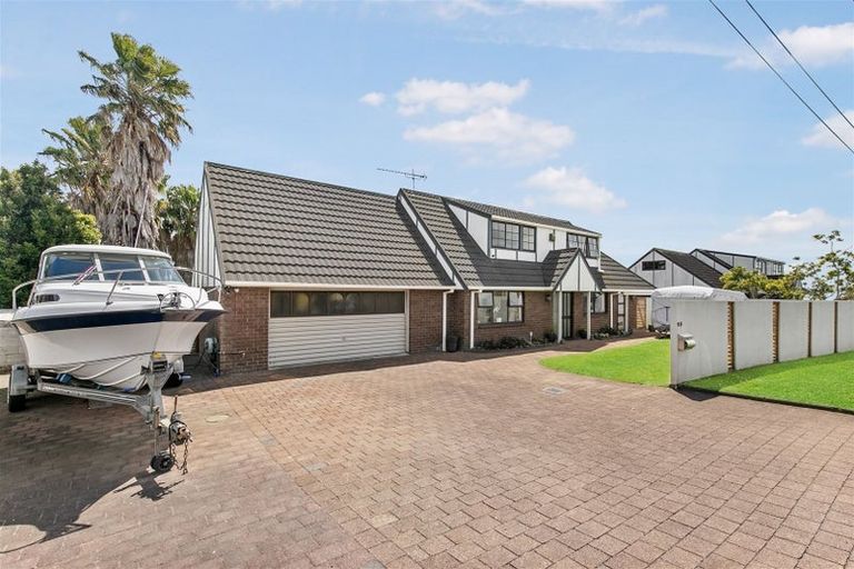 Photo of property in 2/11 Takutai Avenue, Bucklands Beach, Auckland, 2012