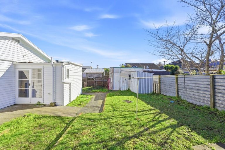 Photo of property in 100 Gonville Avenue, Gonville, Whanganui, 4501