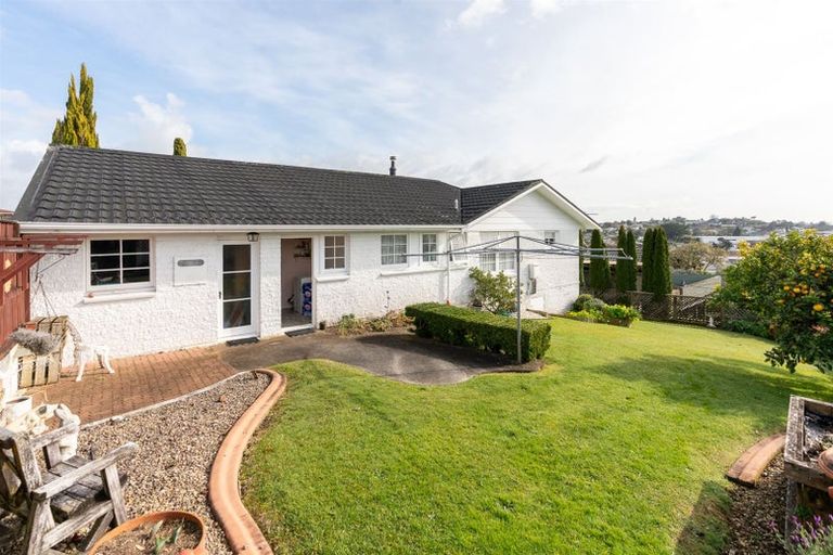 Photo of property in 65 Poaka Avenue, Dinsdale, Hamilton, 3204