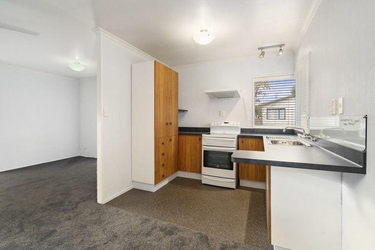 Photo of property in 4 Coromandel Court, Roslyn, Palmerston North, 4414