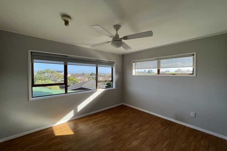 Photo of property in 10 Markham Place, Bucklands Beach, Auckland, 2012