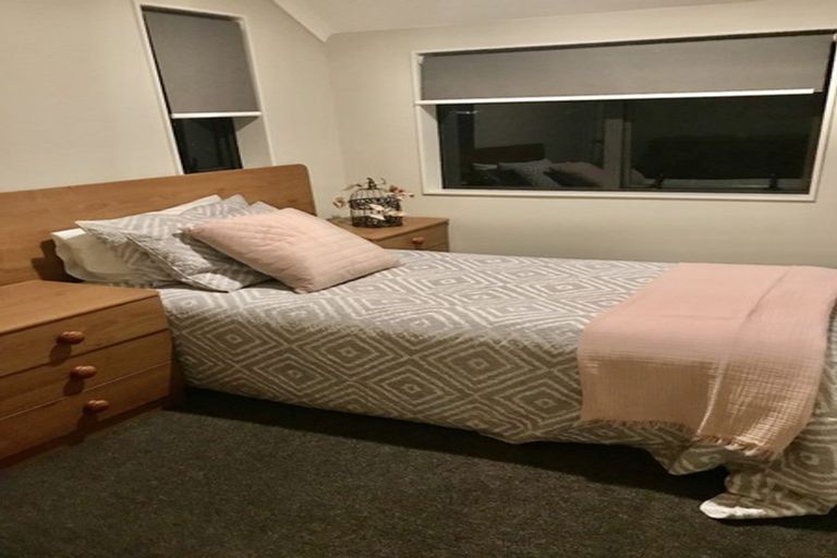 Photo of property in 31d Chieftain Rise, Goodwood Heights, Auckland, 2105